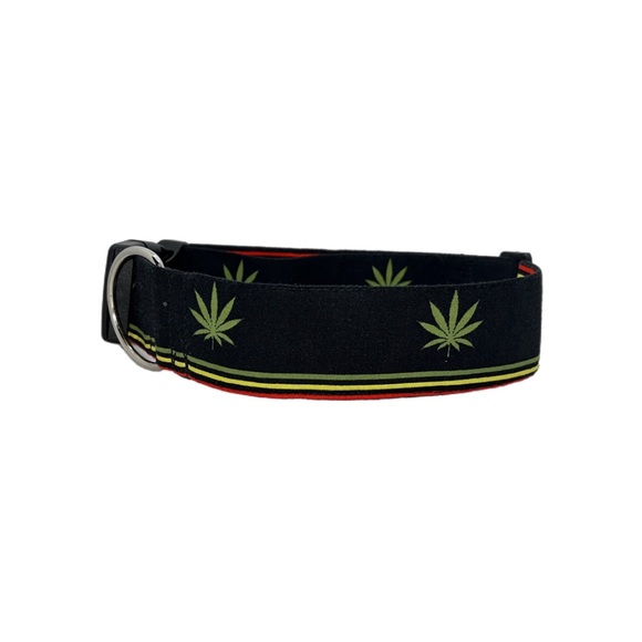 1.5” Black Cannabis Dog Collar - Picture 1 of 8